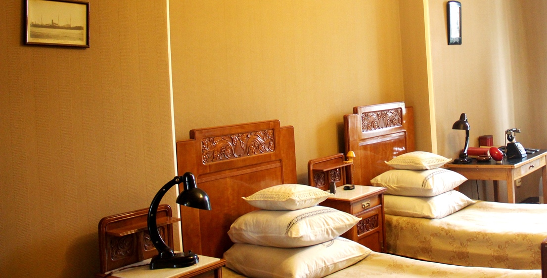 Спальня в квартире С. М. Кирова